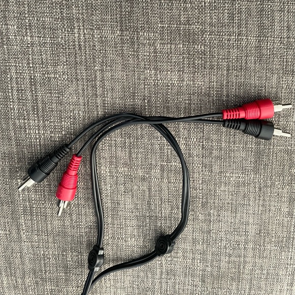 🖤PKG#8~Black and Red Audio Cables - Picture 1 of 5